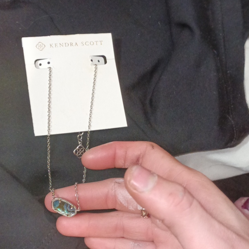 Kendra Scott necklace